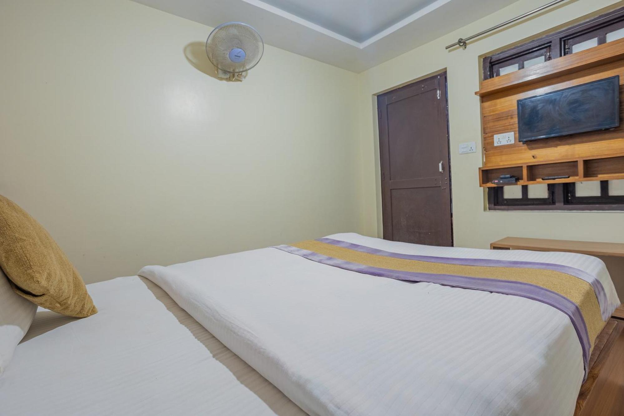 Oyo 821 Hotel Gauri Catmandu Exterior foto
