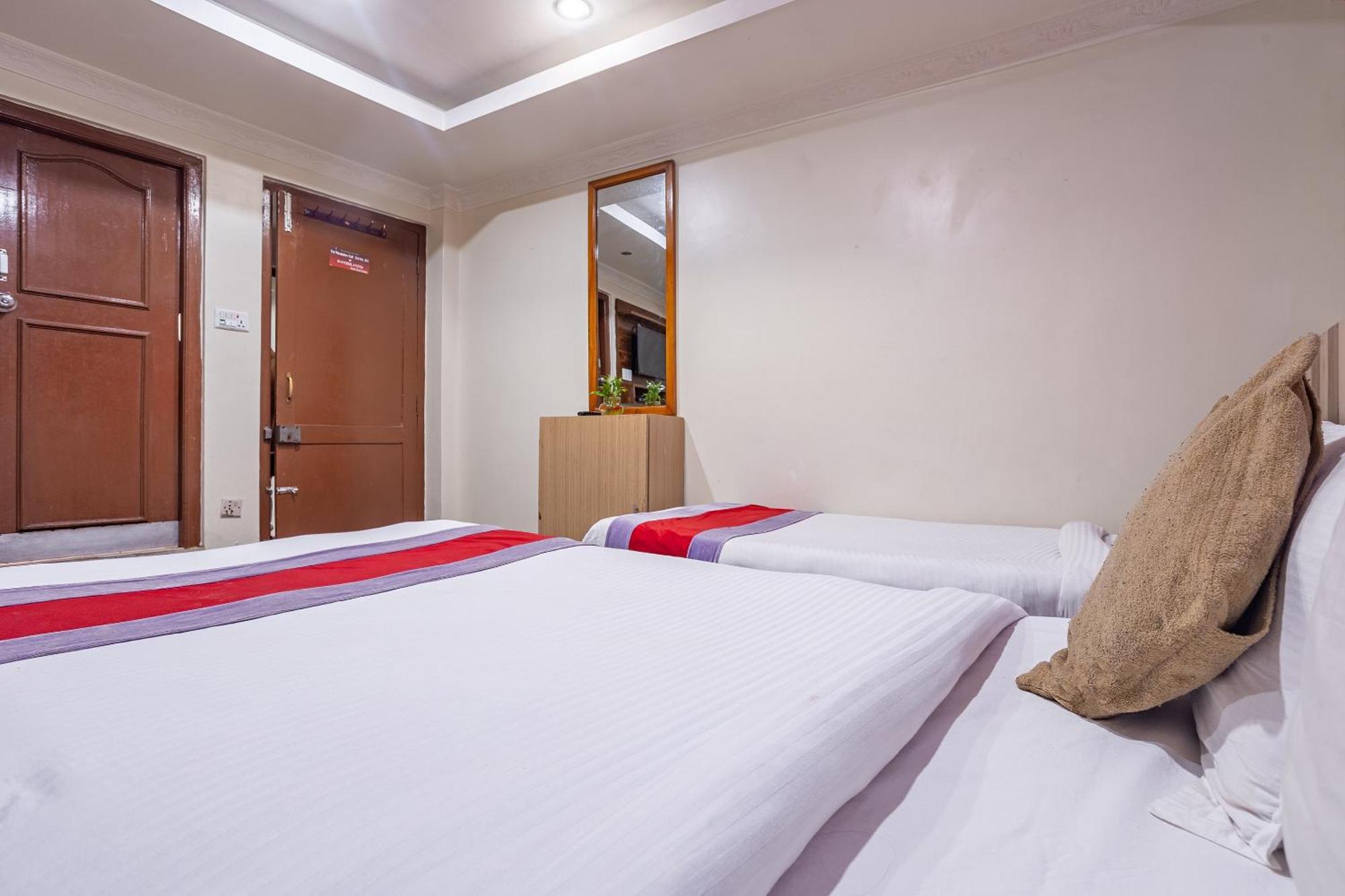 Oyo 821 Hotel Gauri Catmandu Exterior foto